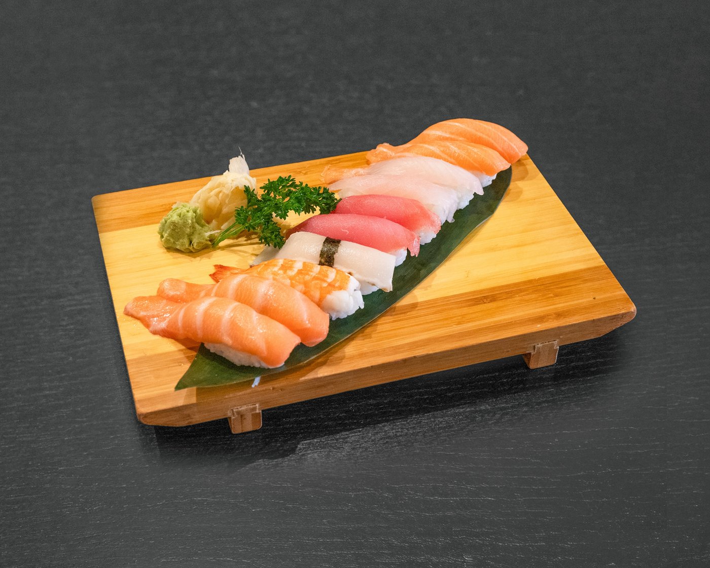 S3 — 10 pieces of assorted sushi